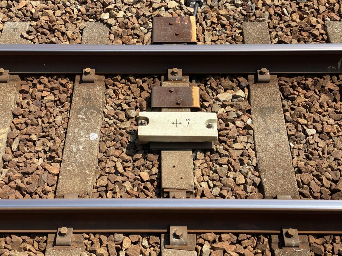 鉄道業界向け】自動列車停止装置（ATS）メーカー6選 | 比較表